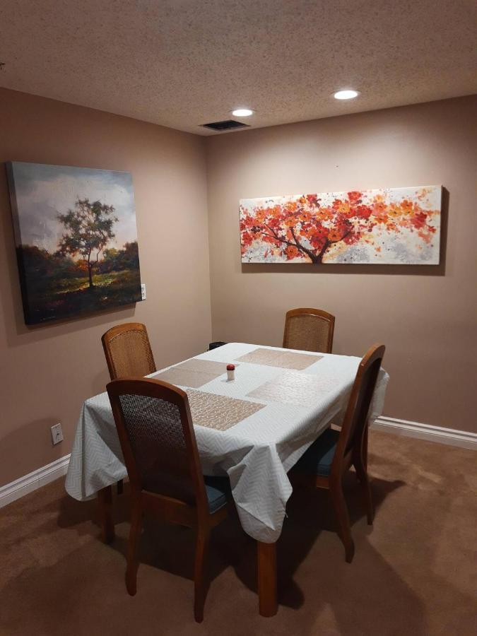 Cozy Home With Comfortable Beds And Fully Equipped Kitchen 15 Mins Drive From Airport, Downtown, Sait And U Of C And 80 Min Drive To Banff YYC Exterior photo